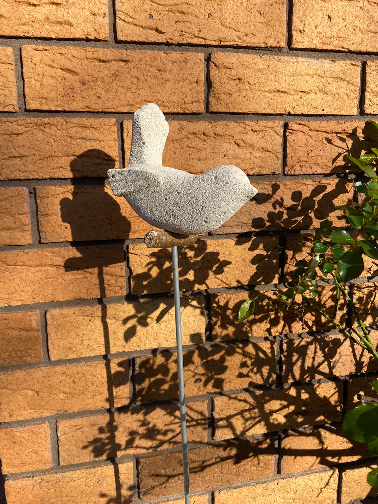 Fantail on twig (NEW)